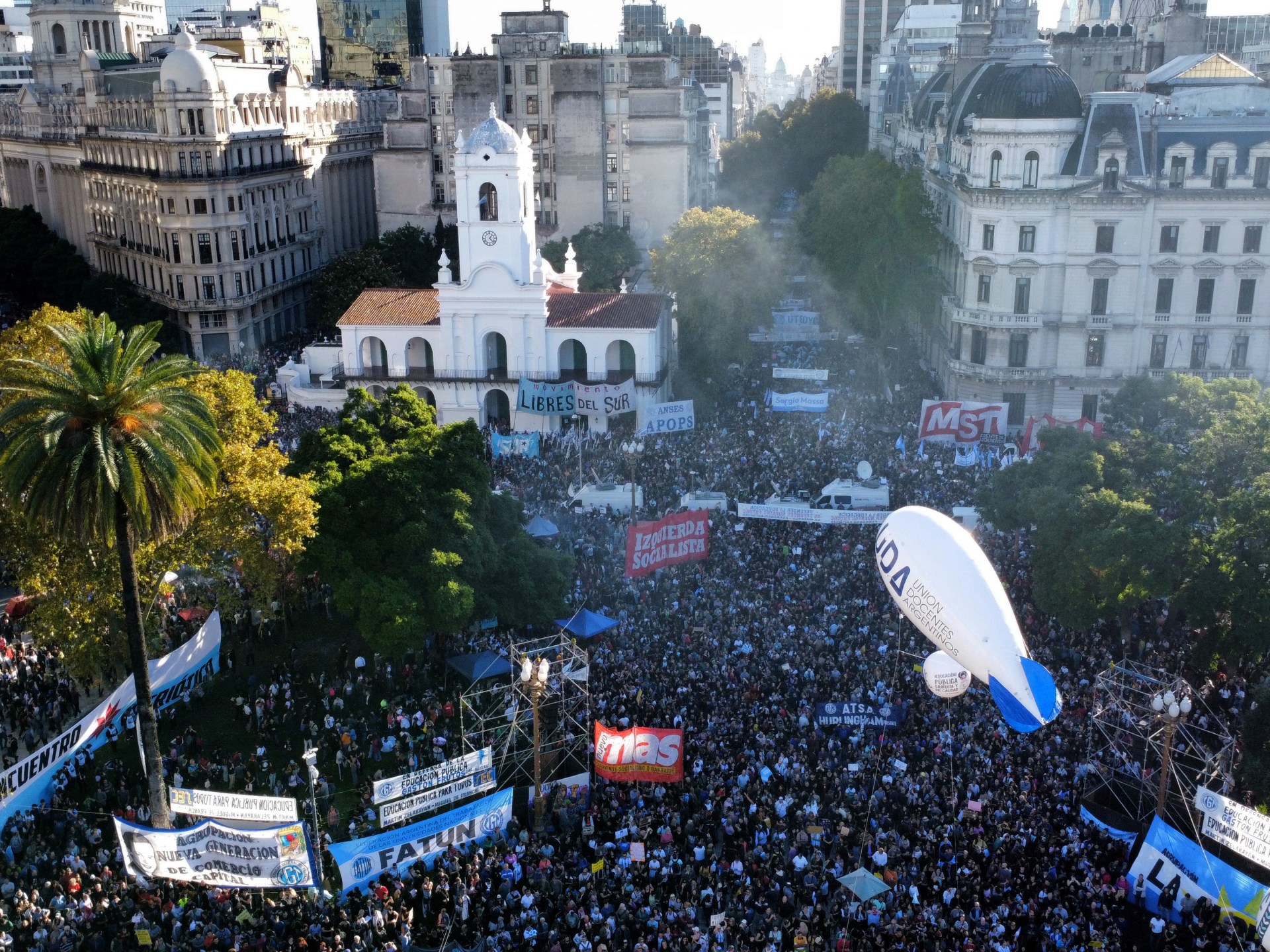 Massive protests in Argentina slam Mileis education cuts | Politics News [Video]