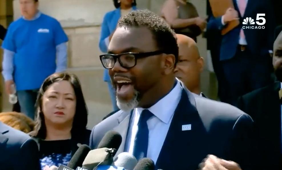 Chicago native says residents livid over liberal mayor’s new migrant funding, ready to vote for Trump [Video]
