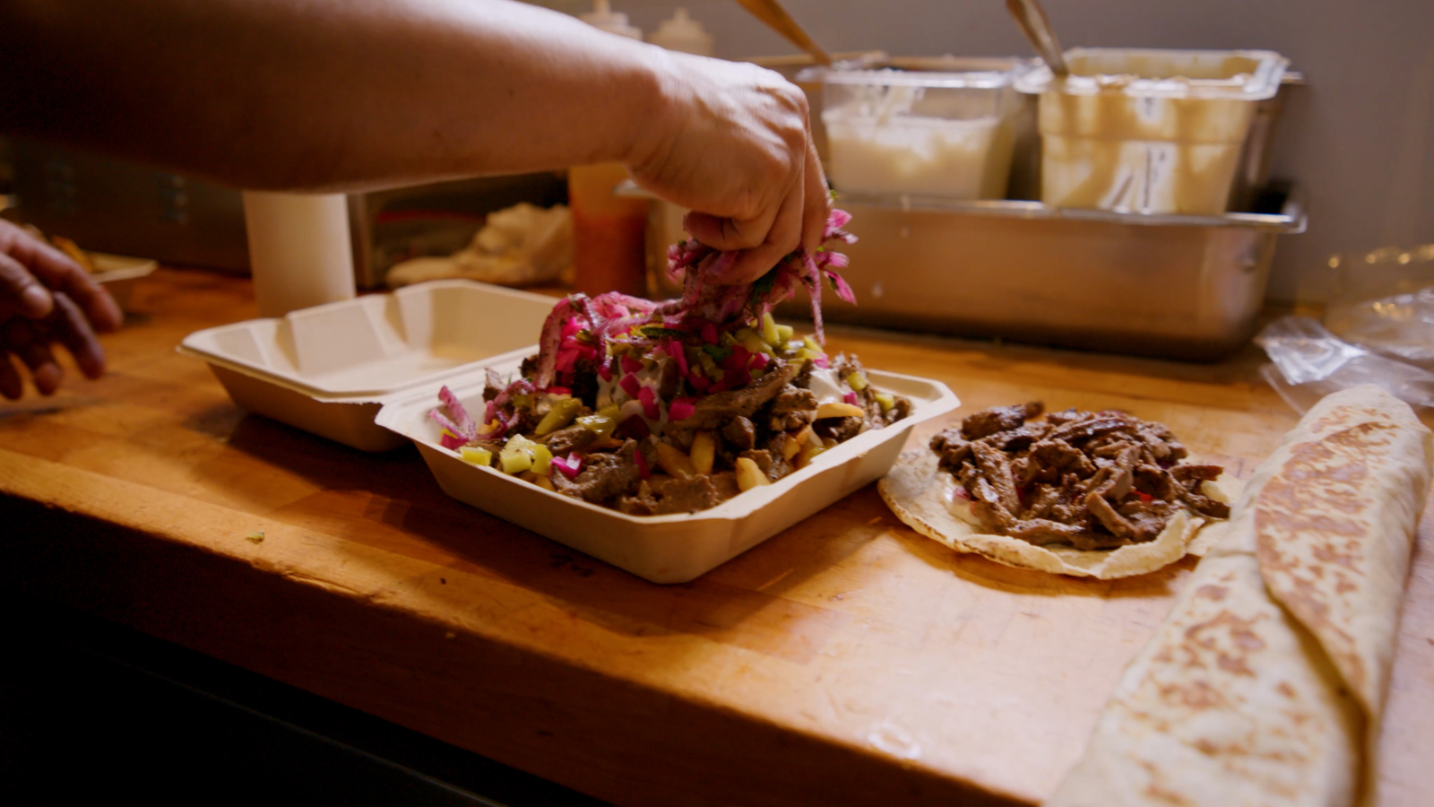 Shawarmaji restaurant brings Arab cuisine, hospitality to Downtown Oakland [Video]