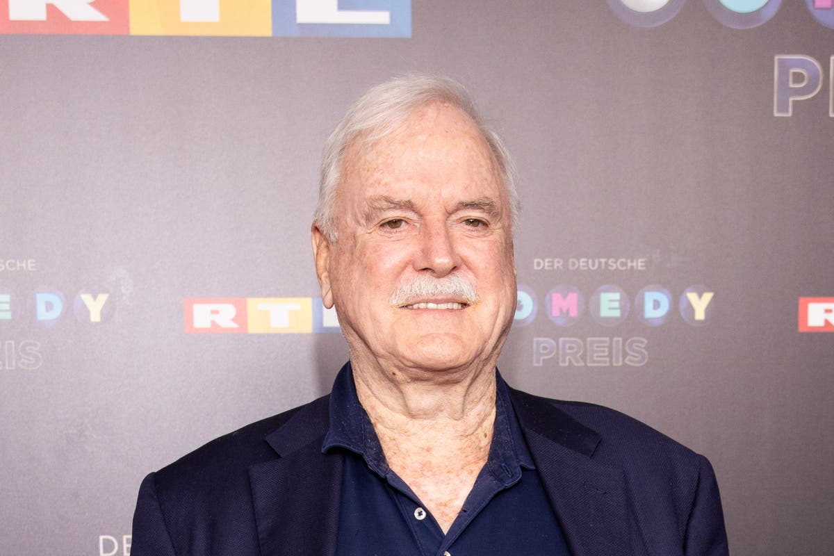 John Cleese says hes surprisingly poor after five-decade career [Video]