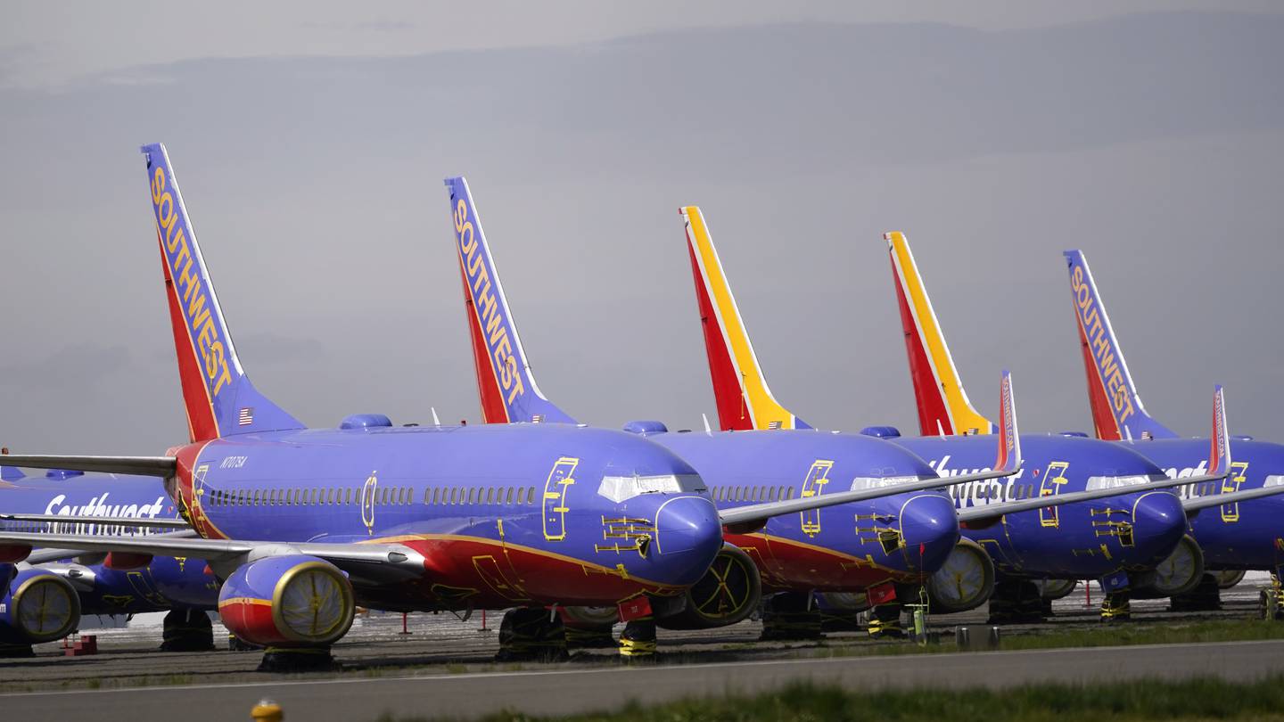 Southwest will limit hiring and drop 4 airports after loss. American Airlines posts 1Q loss as well  WPXI [Video]