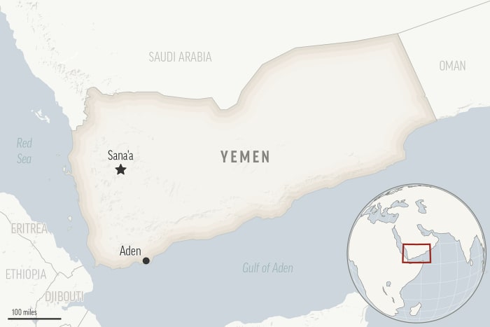 US coalition warship shoots down missile fired by Yemen’s Houthi rebels over the Gulf of Aden [Video]