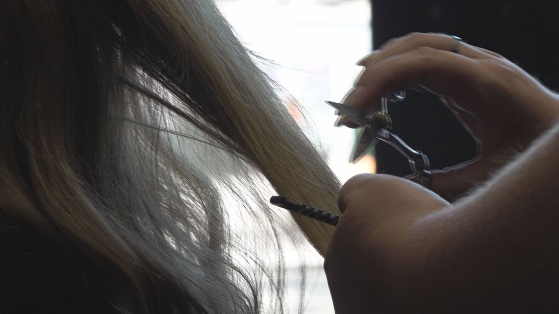Hairstylist glad to see non-compete ban in place [Video]