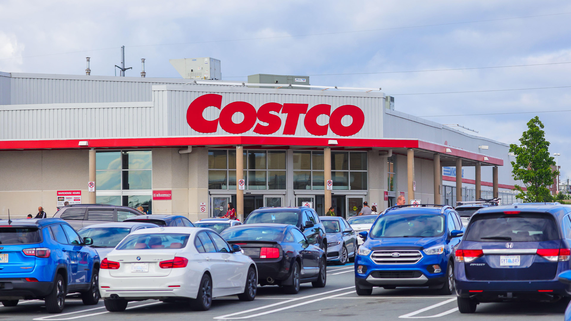 ‘It works for us,’ says new Costco CFO after confirming he is giving up a popular perk when he takes over company [Video]