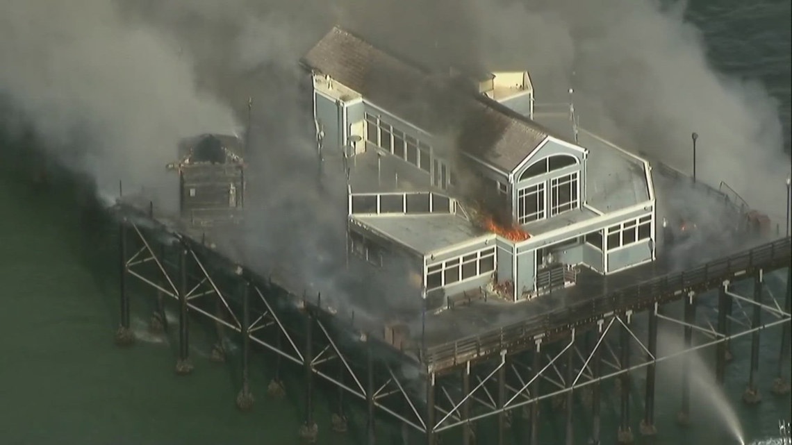 Fire erupts on Oceanside Pier [Video]