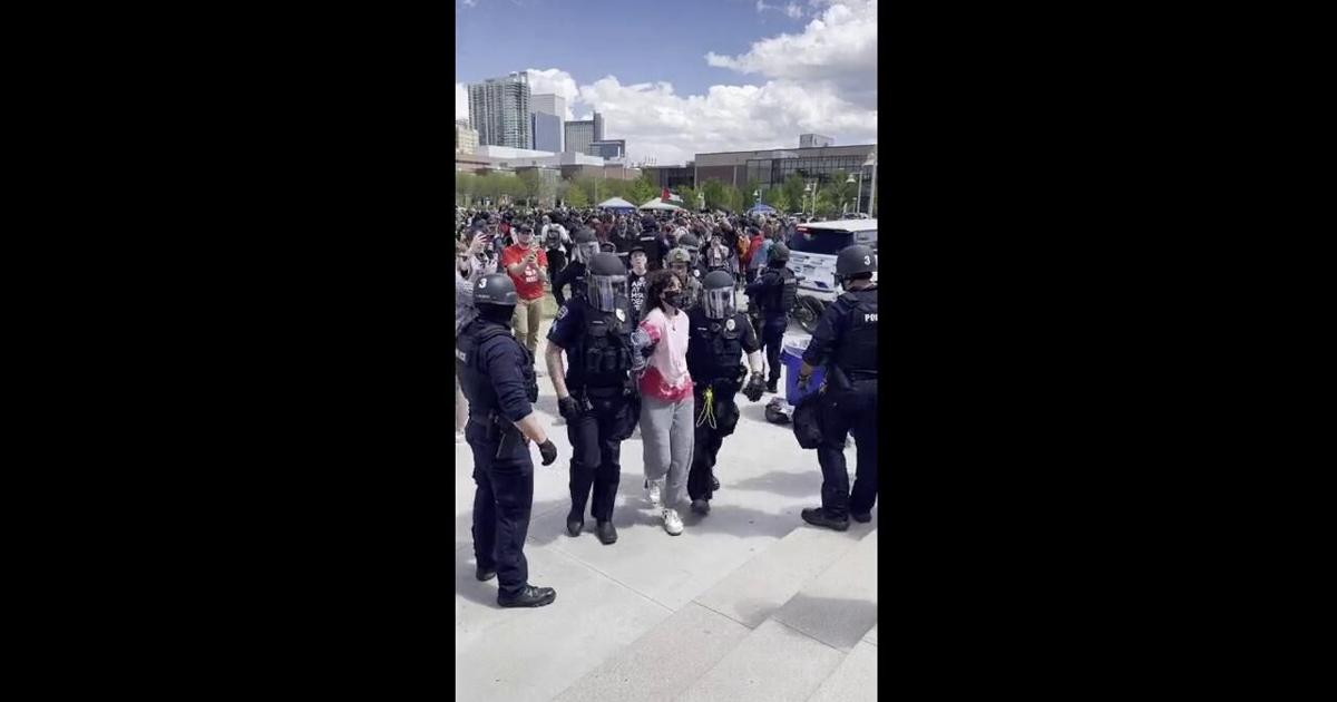 Protesters arrested by Denver police on the Auraria campus | [Video]