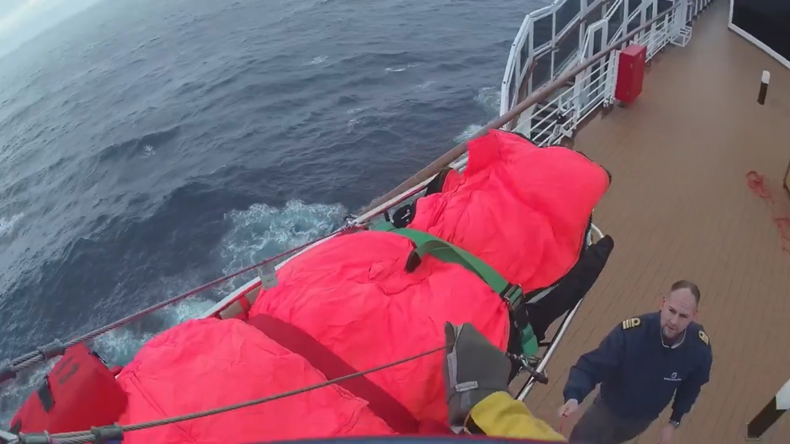 Injured man rescued from cruise ship off northern Oregon Coast [Video]