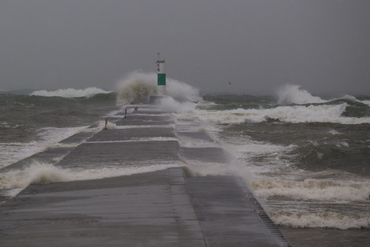 Great Lakes gain mind-boggling amount of water in last 12 days [Video]