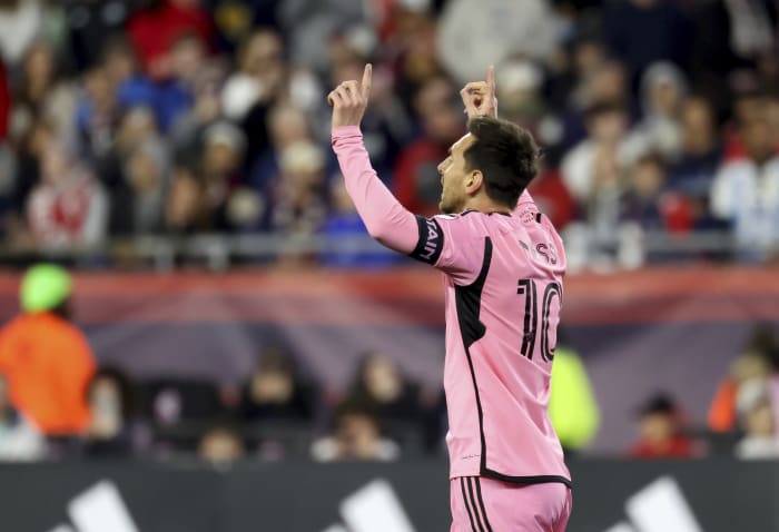 Lionel Messi gets 2 goals in front of record New England crowd as Miami beats Revolution 4-1 [Video]