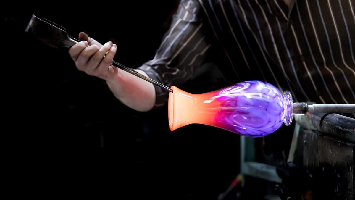 Glassmaker shows the science behind glassmaking [Video]