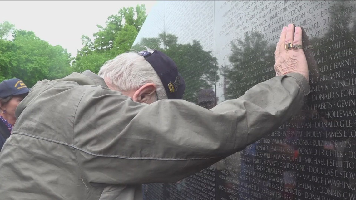 Honor Flight San Diego | Medal of Honor recipient returns to Vietnam Veterans Memorial Wall [Video]