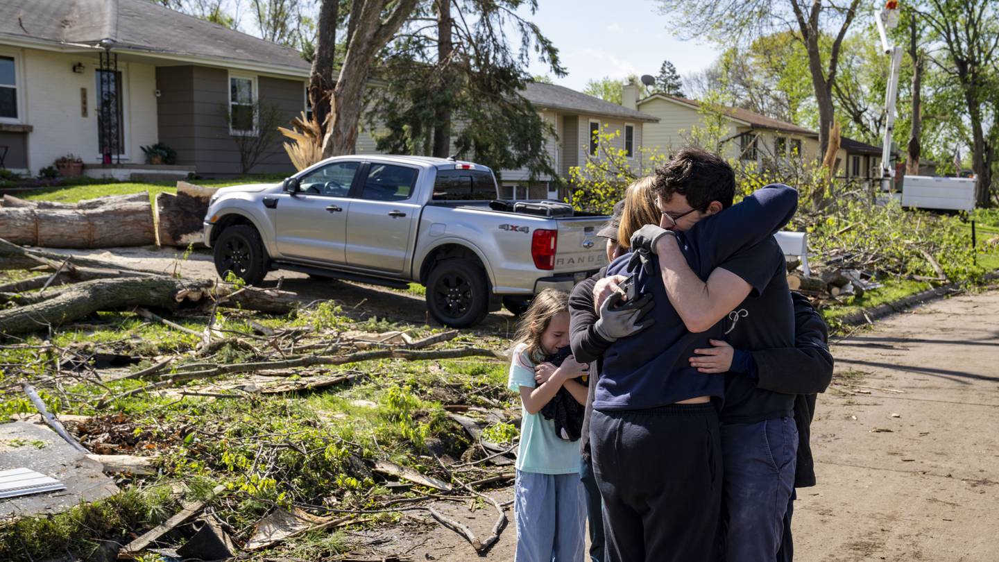 Residents begin going through the rubble after tornadoes hammer parts of Nebraska and Iowa  WHIO TV 7 and WHIO Radio [Video]