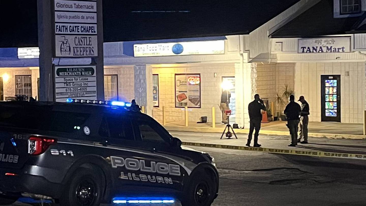Woman dead in domestic incident outside of Metro Atlanta supermarket, police say  WSB-TV Channel 2 [Video]