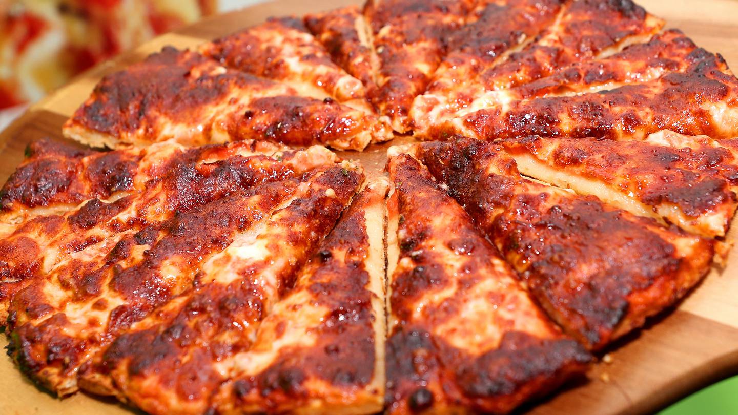 More than 8,000 pounds of frozen pizza recalled over soy concern  WHIO TV 7 and WHIO Radio [Video]