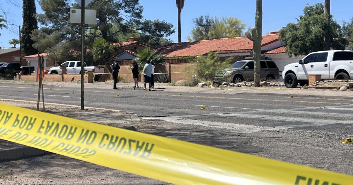 University of Arizona student killed, 3 injured in shooting at house party [Video]