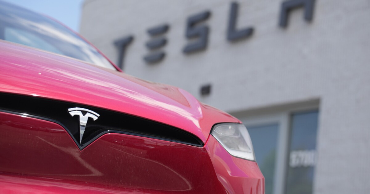 Tesla’s stock leaps on reports of Chinese approval for driving software [Video]