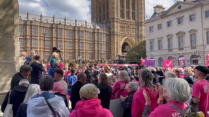 Campaigners gather outside parliament ahead of assisted dying debate | News [Video]