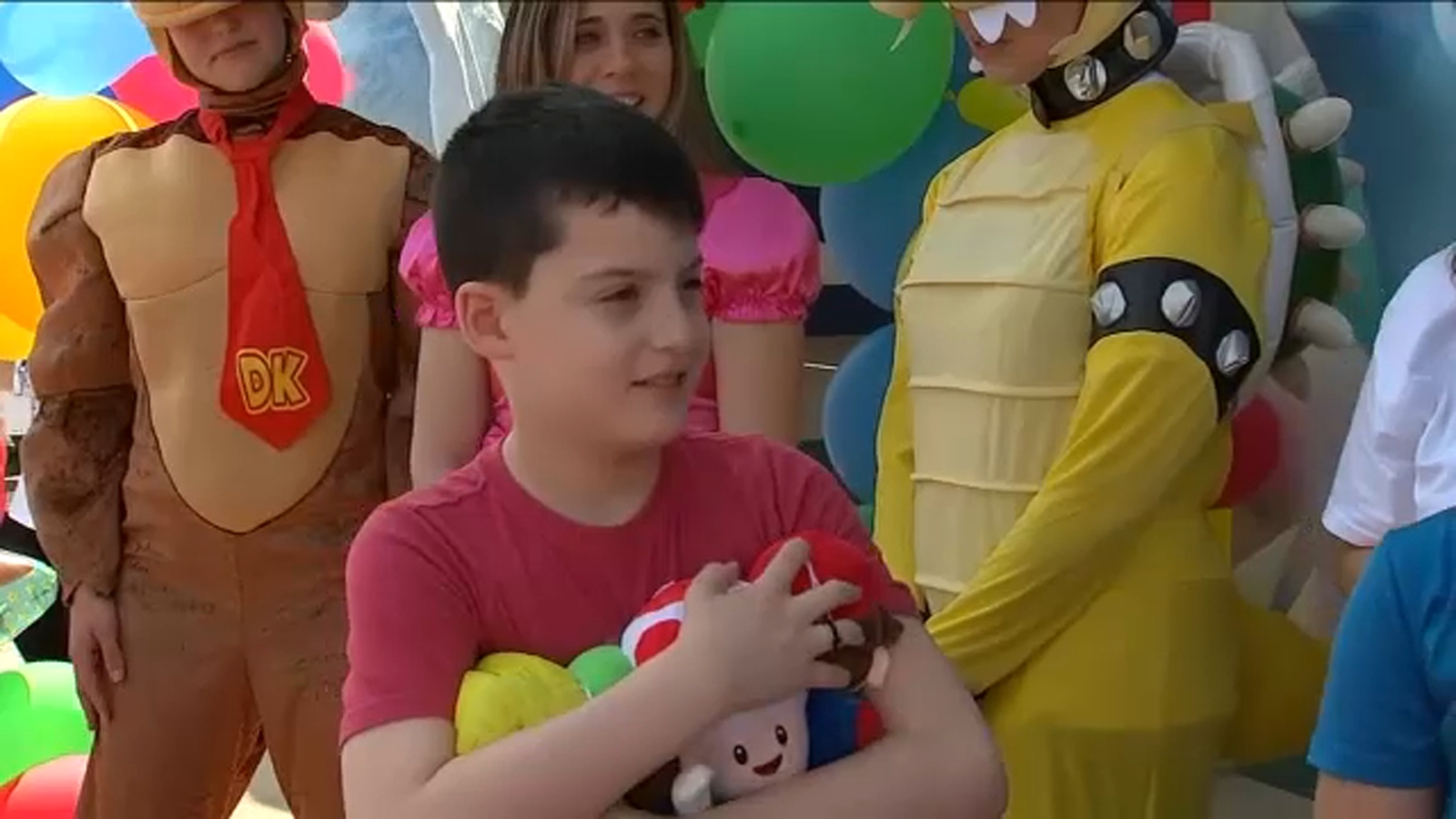 Make-A-Wish Foundation: Morganville, NJ boy battling life-threatening condition surprised with trip to Super Nintendo World [Video]