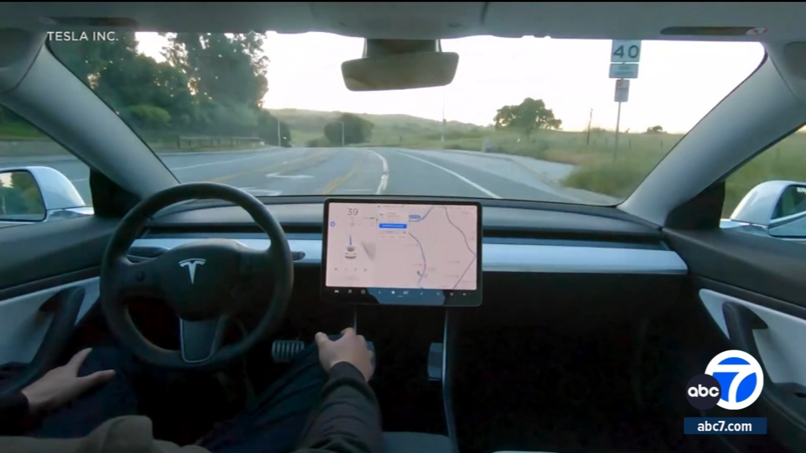 US probes whether Tesla Autopilot recall did enough to make sure drivers pay attention [Video]