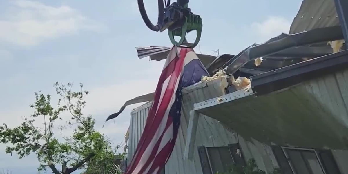 Flag extracted from tornado-damaged home in Nebraska [Video]