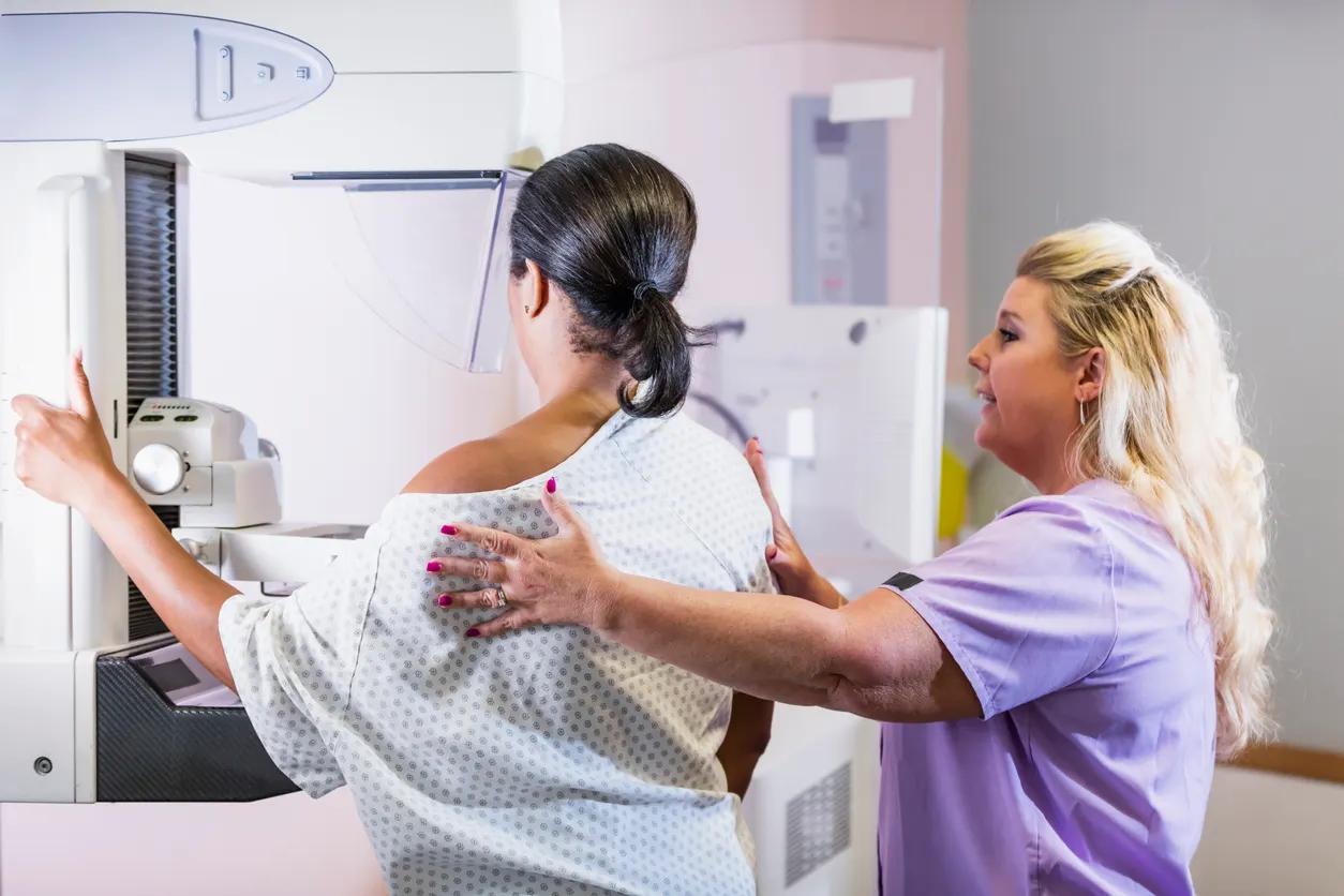 Breast cancer mammogram screenings should start at age 40 instead of 50, says health task force [Video]