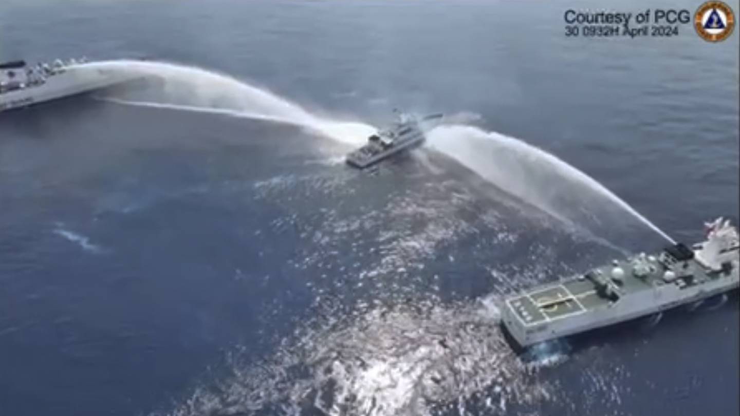 Chinese coast guard fires water cannons at Philippine vessels in the latest South China Sea incident  WHIO TV 7 and WHIO Radio [Video]