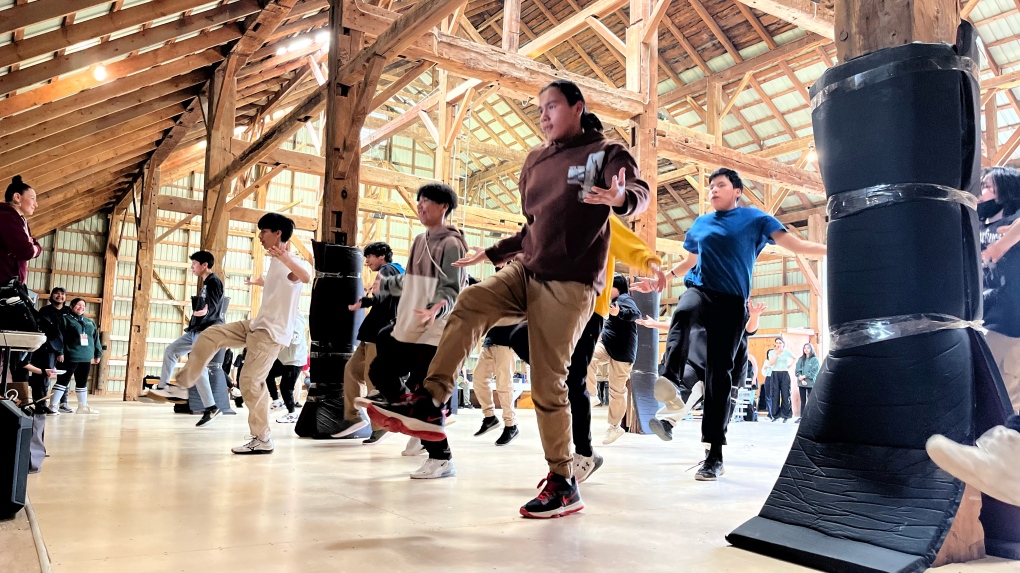 How a dance program is encouraging Indigenous youth to complete high school [Video]