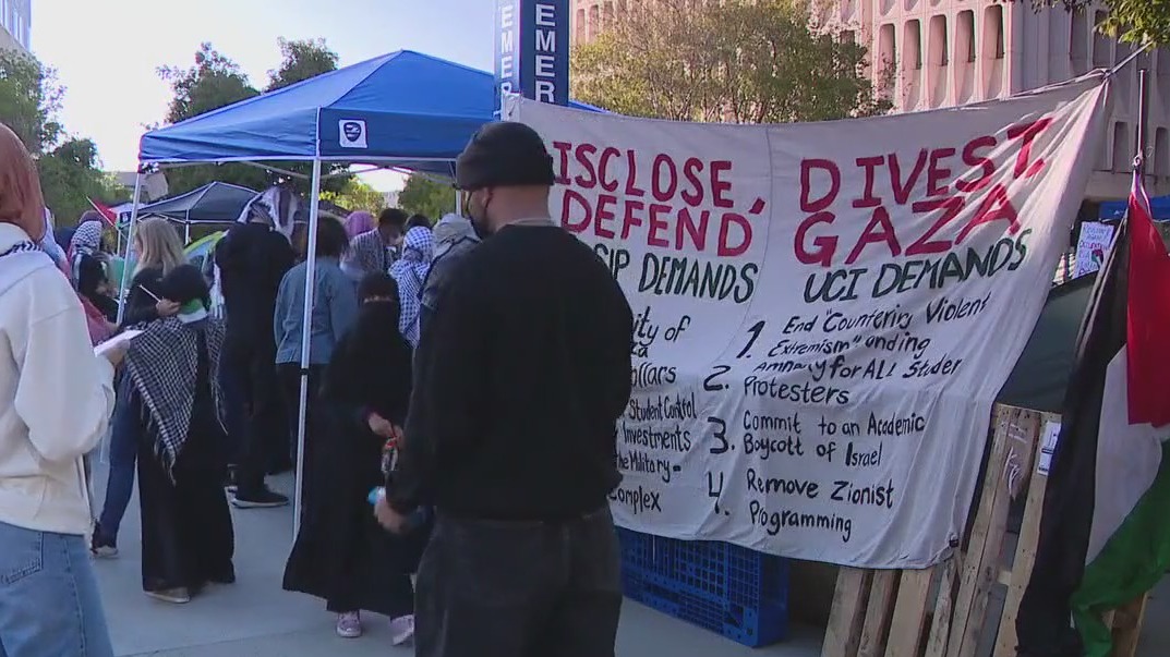 Pro-Palestinian encampment at UC Irvine [Video]