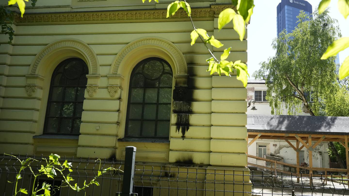 Warsaw synagogue attacked with three firebombs in the night, but no one is hurt  WSB-TV Channel 2 [Video]