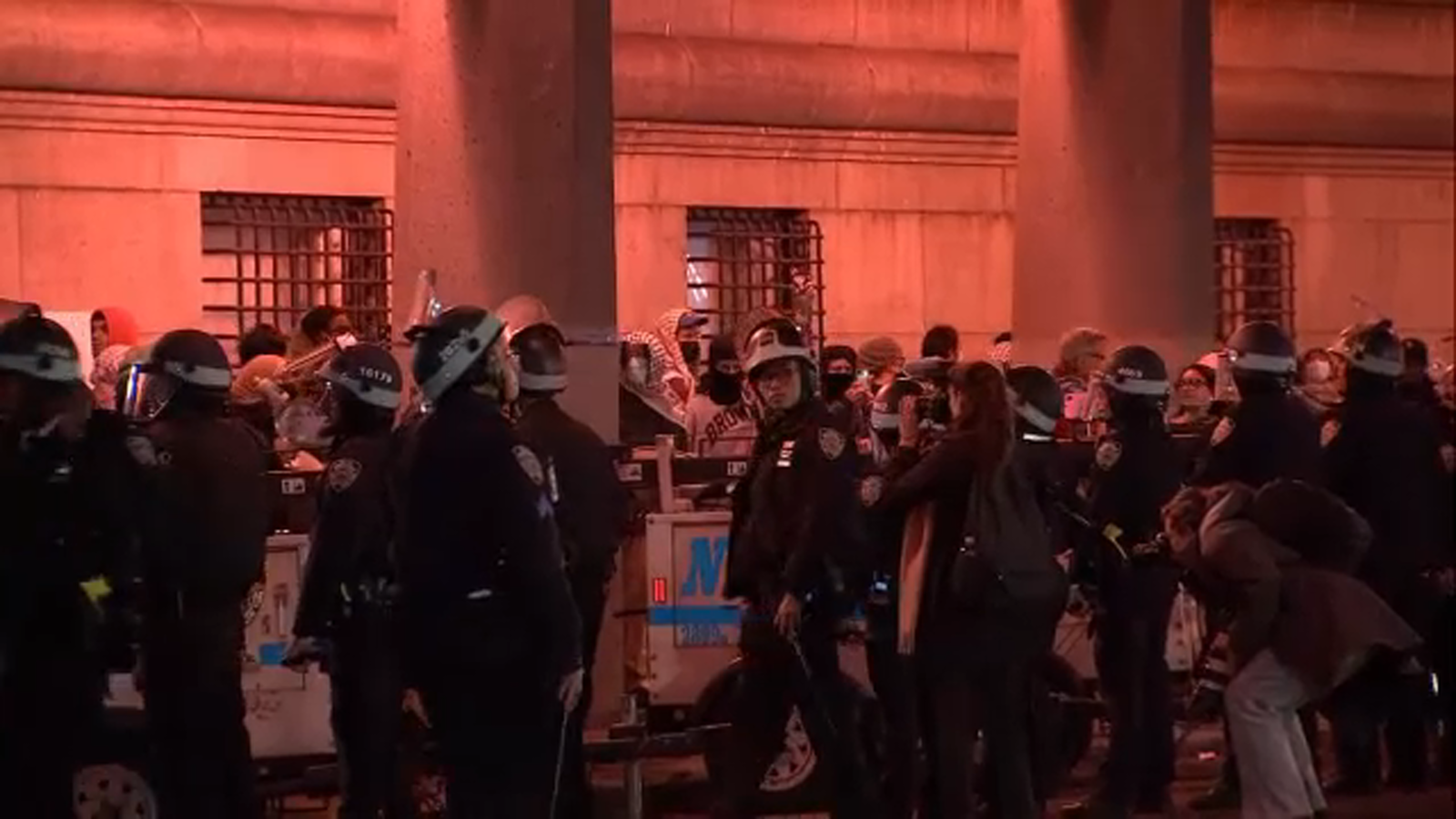 Protests at Columbia University: Dozens in custody after Hamilton Hall, encampment cleared, NYPD says [Video]
