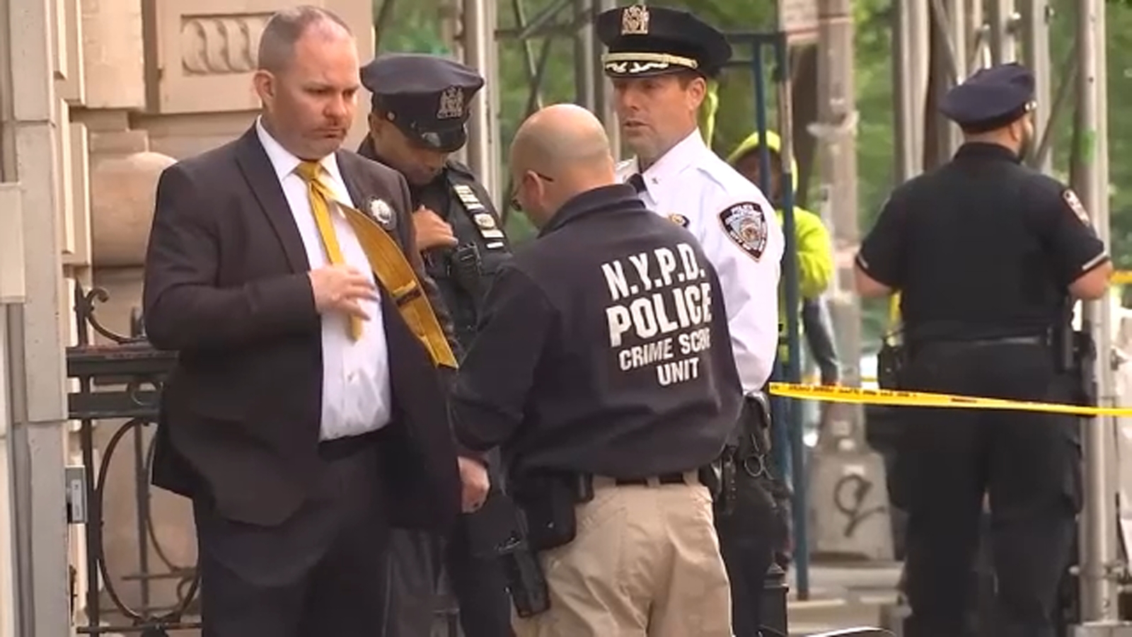NYPD police shooting: Man critically injured after police shooting in Chelsea, NYC [Video]