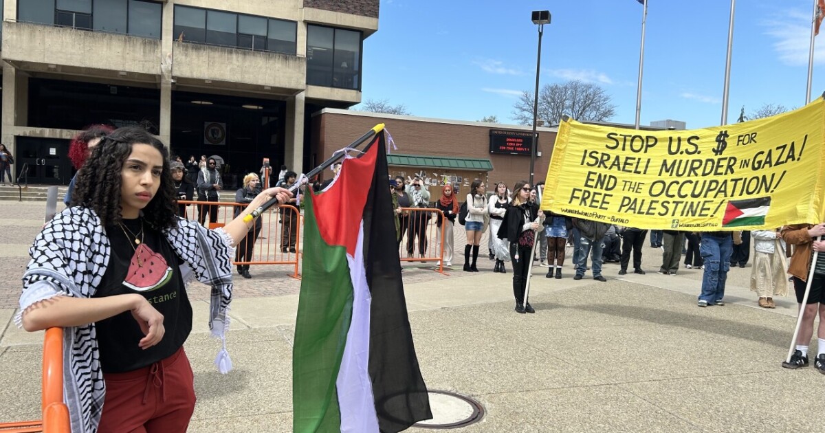 Buffalo State students hold peaceful Pro-Palestine walkout [Video]