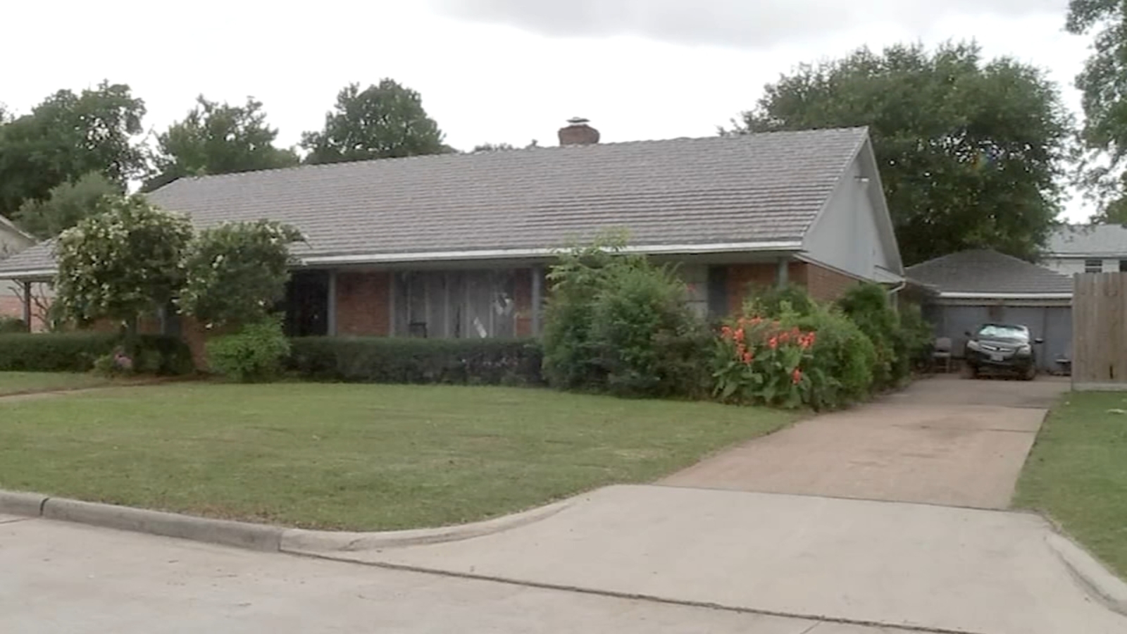 Empty Houston home: Precinct 2 constable waiting on US Housing and Urban Development to act on ‘nuisance home’ in Colgate Street [Video]