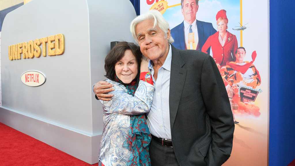 Jay Leno and wife Mavis attend ‘Unfrosted’ red carpet event amidst her dementia diagnosis [Video]