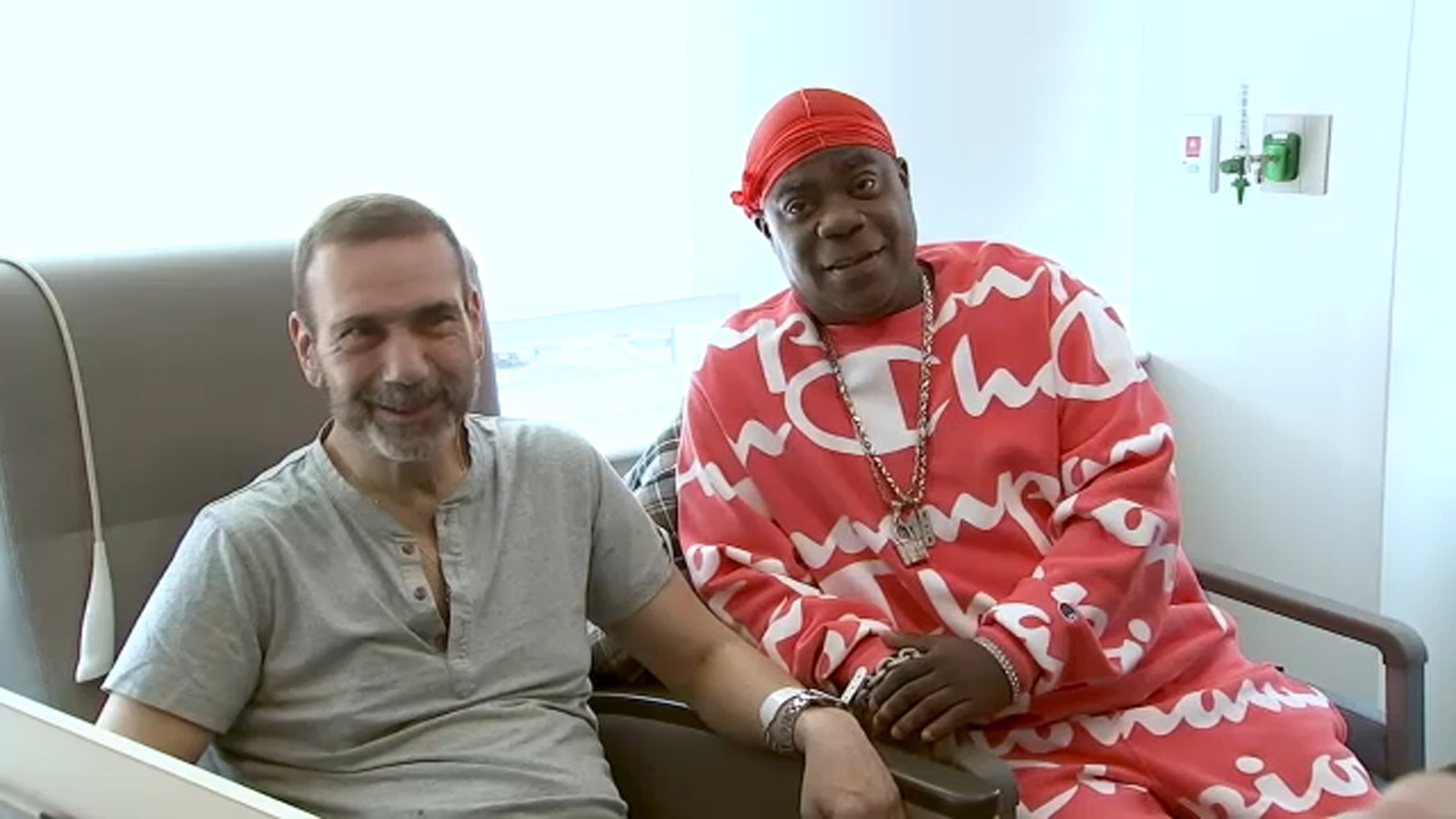 Tracy Morgan pays special visit to patient at Florina Cancer Center at Staten Island University Hospital [Video]
