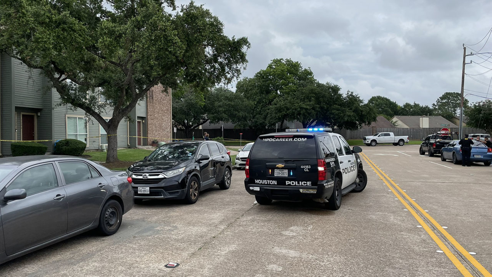Clear Lake crime: Woman fatally shot in apparent domestic violence situation on Bay Area Boulevard., Houston police say [Video]