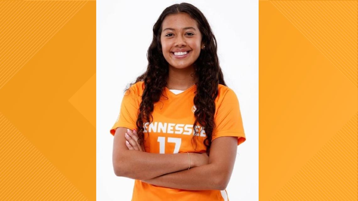 Ali Howard, daughter of Tim Howard, commits to Tennessee soccer [Video]