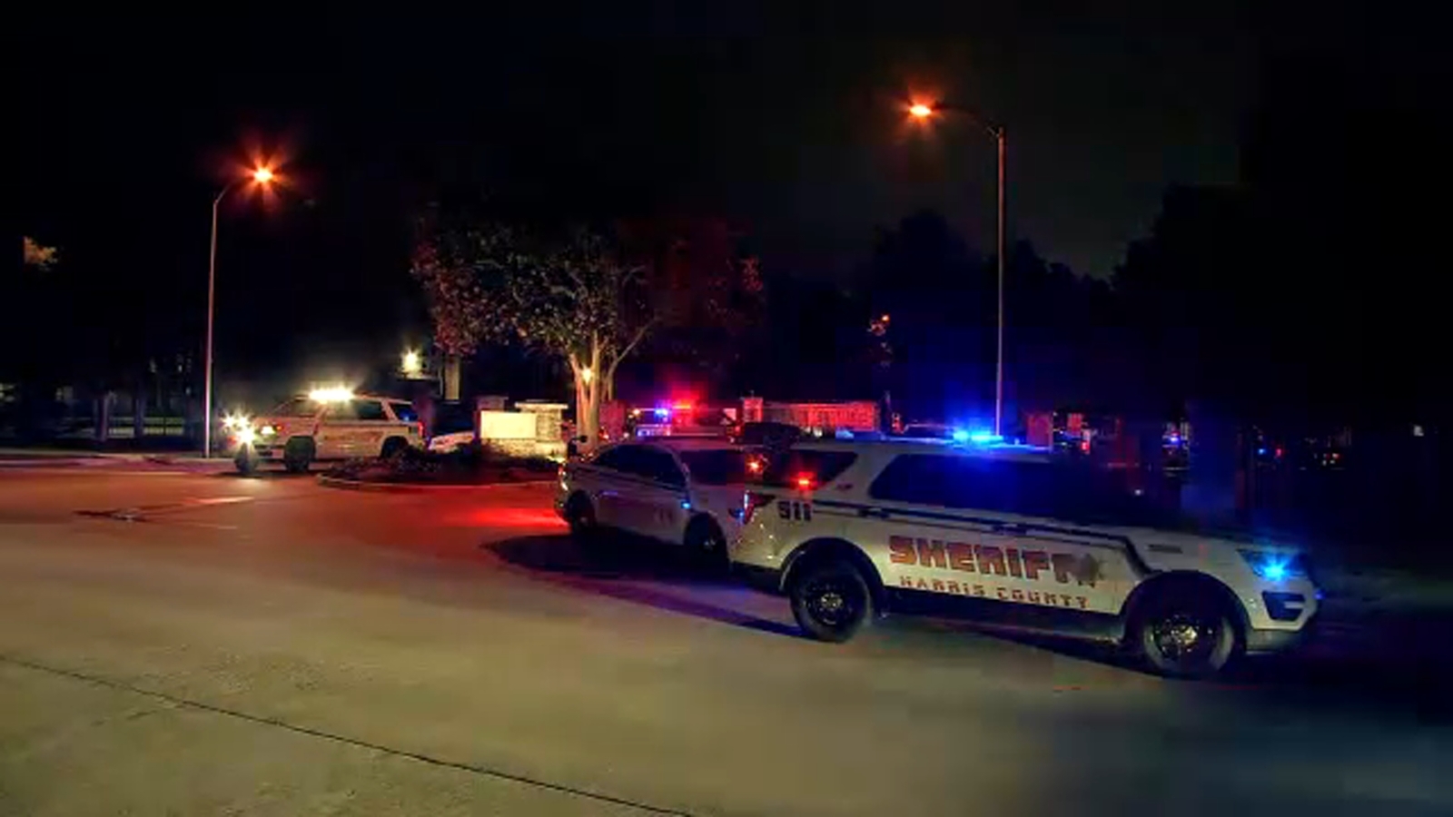 Harris County deputies shoot, kill suspect armed with knife on Palston Bend Lane in Villas at Northpark, sheriff’s office says [Video]