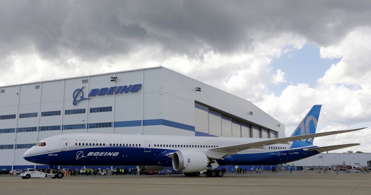 Boeing whistleblower reportedly dies from a ‘sudden, fast-spreading’ illness [Video]