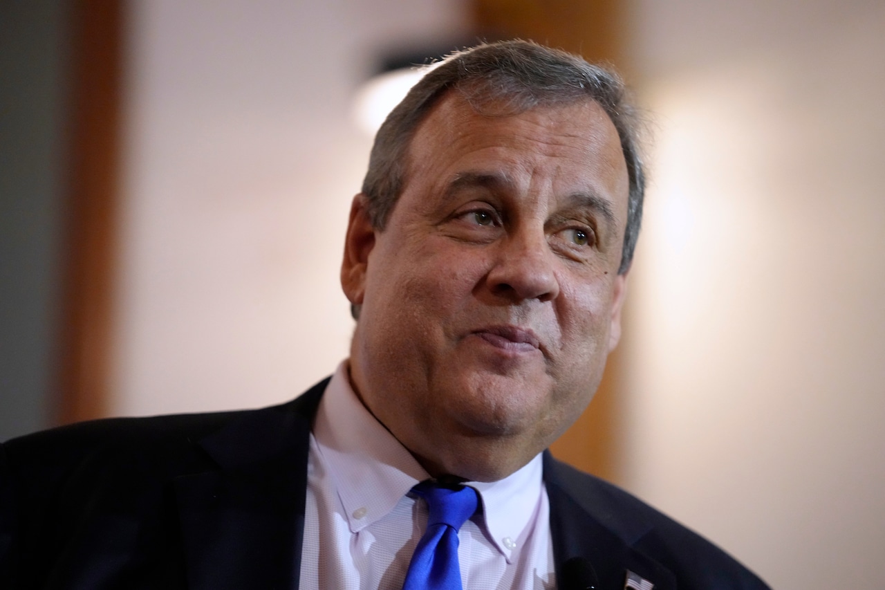 Ex-NJ governor Chris Christie thinks ESPN loudmouth will run for president [Video]