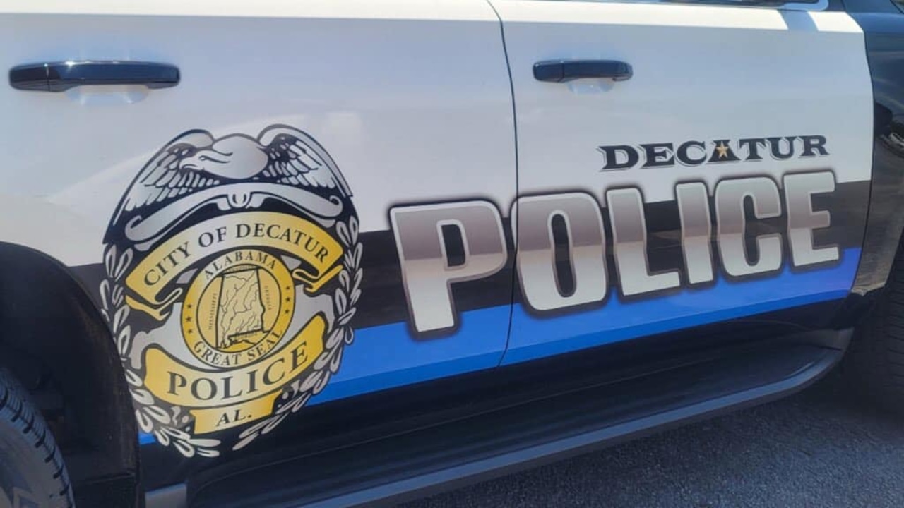 Decatur police investigating after critically wounded man shows up at hospital [Video]