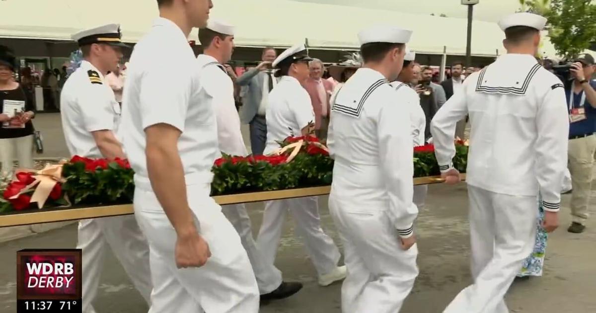 40 Pounds of Glory | US Navy sailors move Garland of Roses to Kentucky Derby Winner’s Circle | [Video]