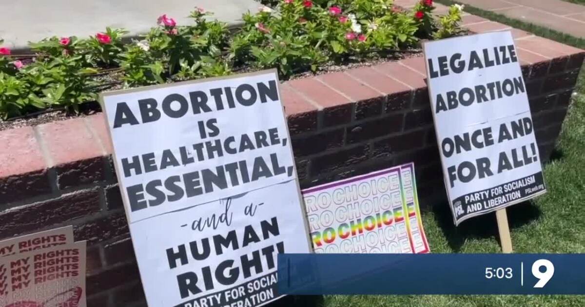University of Arizona students rally for abortion rights [Video]