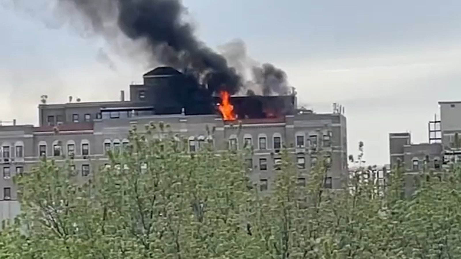 Brooklyn fire: Flames break out at old Jewish Hospital in Crown Heights, now an apartment building [Video]