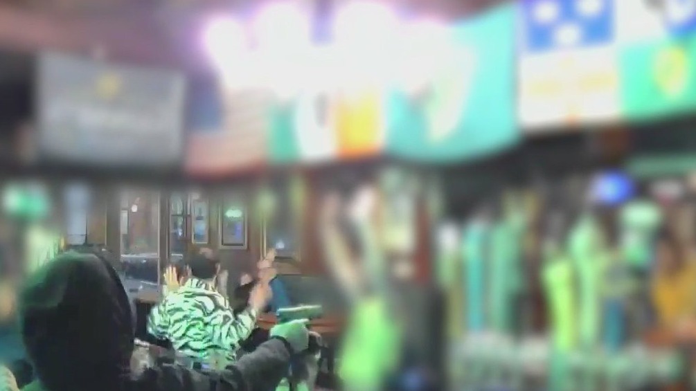Armed thieves rob Irish Nobleman pub, patrons overnight [Video]