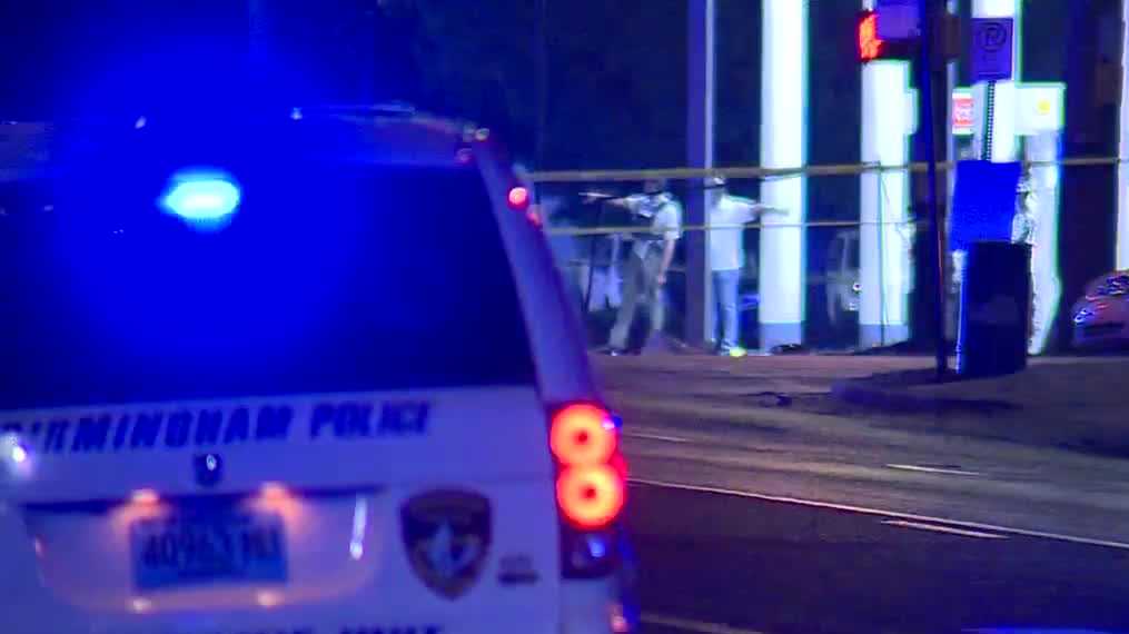 Shootout of 150+ rounds at Birmingham gas station kills 1 man, injures 6 others [Video]
