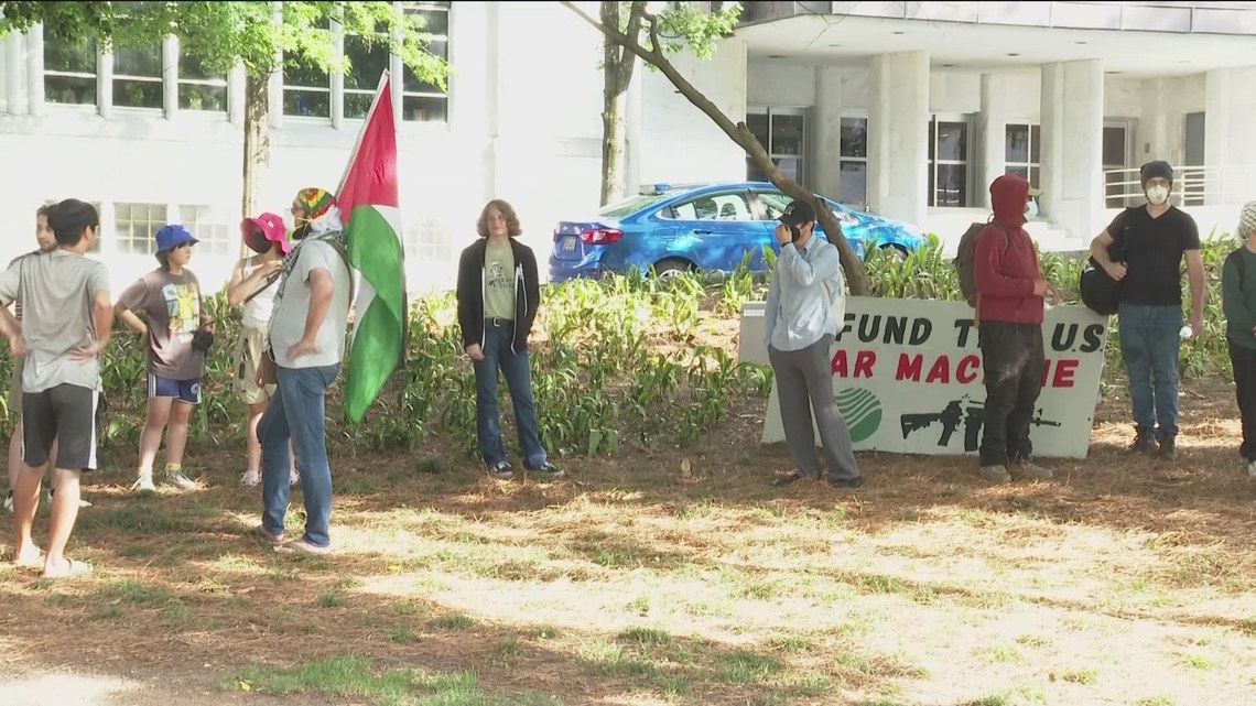 GSU students protest at Hurt Park over Palestine [Video]