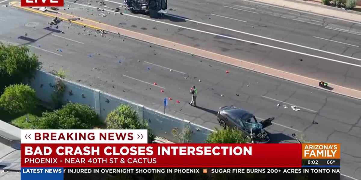North Phoenix intersection closed due to crash [Video]
