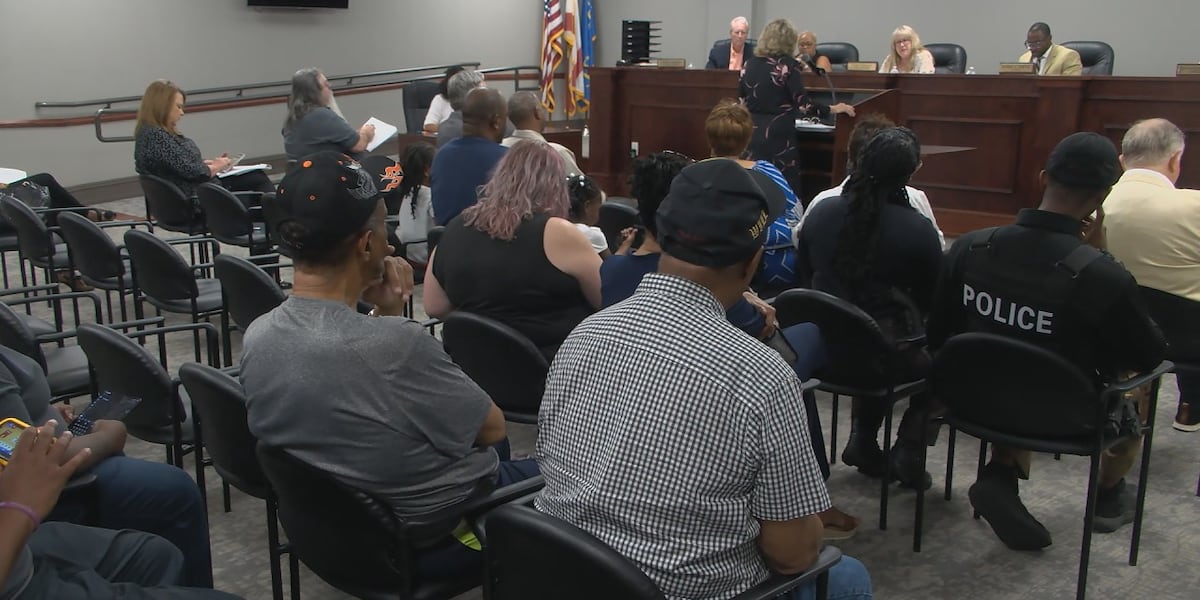 Motion to fire Tarrant police chief fails to move forward at city council meeting [Video]