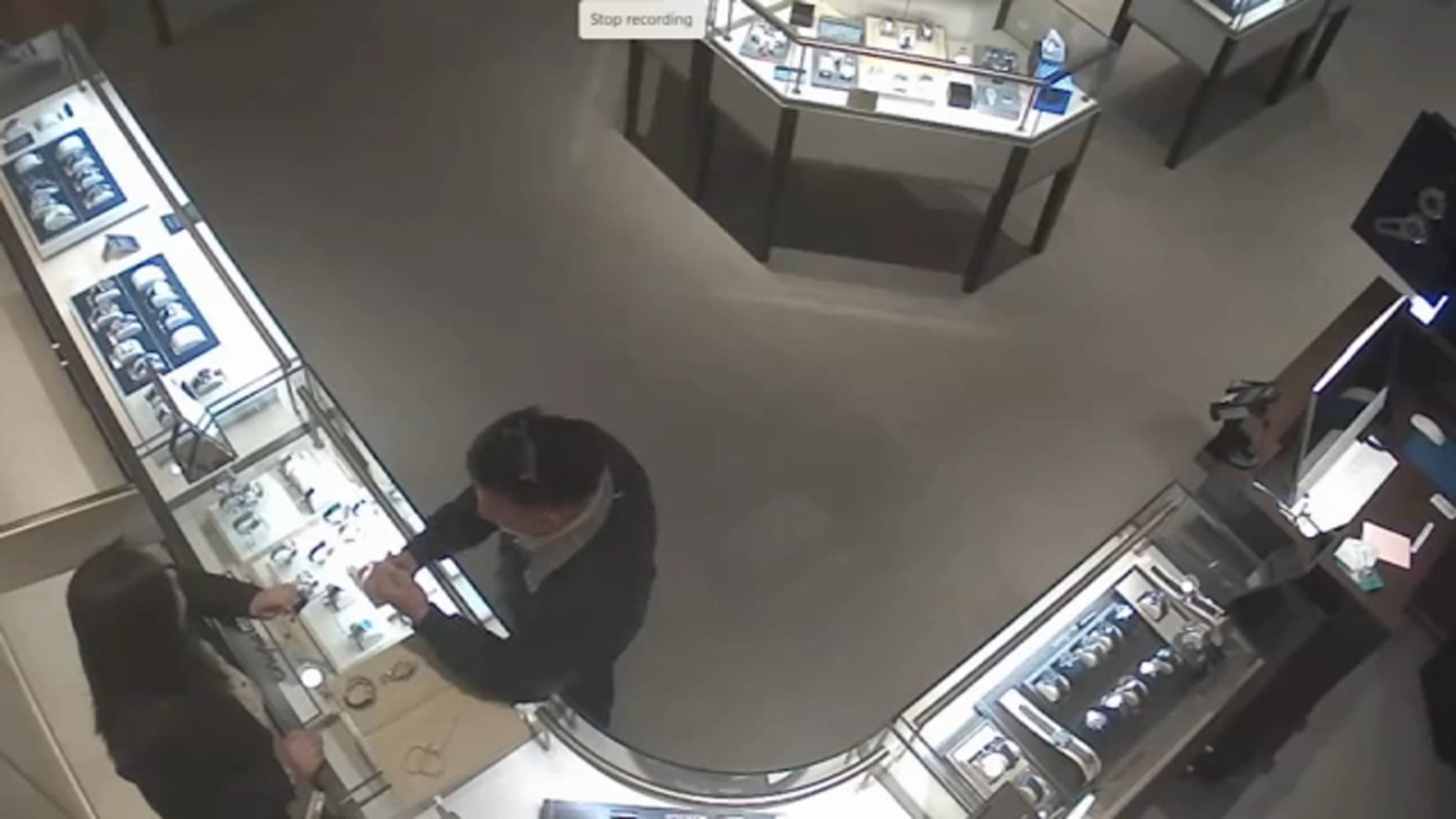 International jewelry thief: Man accused of stealing from Tiffany, Cartier also charged in Chopard watch theft on Long Island [Video]